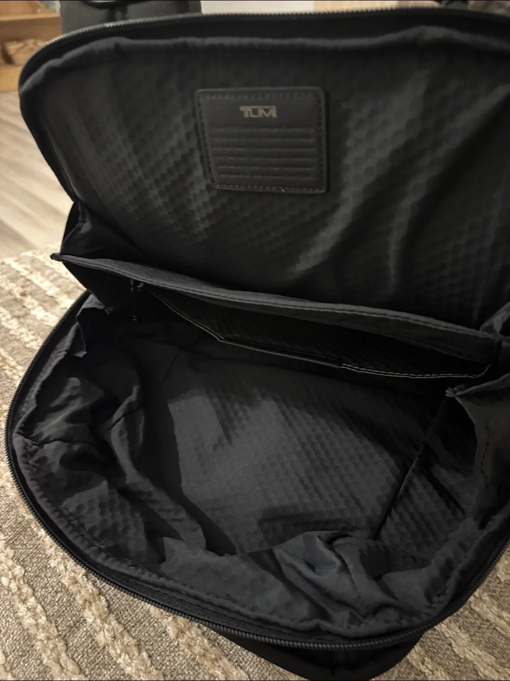 E1 TUMI Alpha Bravo Black Leather 